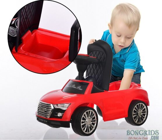 Xe ô tô chòi chân Audi 1688 có cốp rộng rãi