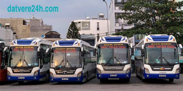 Hình ảnh xe khách Limousine hiện đại phục vụ chuyến đi đến Vĩnh Phúc