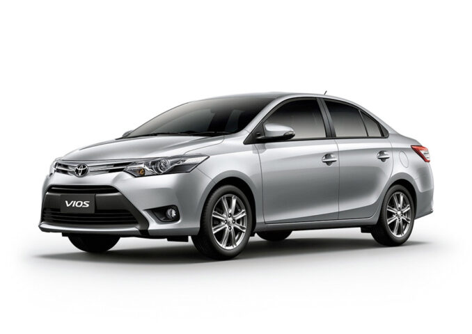 Hình ảnh xe Toyota Vios cũ đời đầu, mẫu xe tiết kiệm xăng hàng đầu