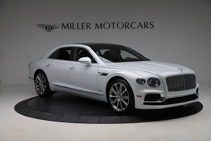 Bentley Flying Spur W12 phiên bản 2021, một trong những mẫu xe ô tô trên 20 tỷ được ưa chuộng tại Việt Nam