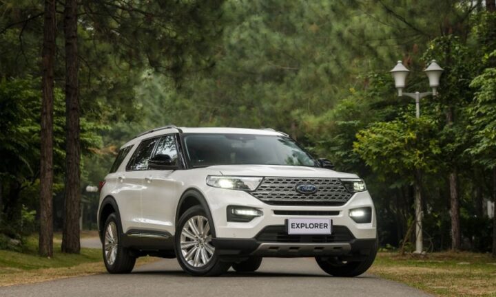 Hình ảnh xe Ford Explorer tại Việt Nam, minh họa tác động của chính sách thuế nhập khẩu ô tô