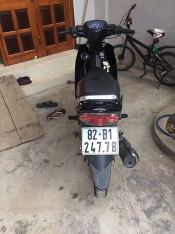 Hình ảnh minh họa biển số xe máy 82B1 của Kon Tum, một yếu tố giúp xem hiệu xe ô tô và phương tiện giao thông khác