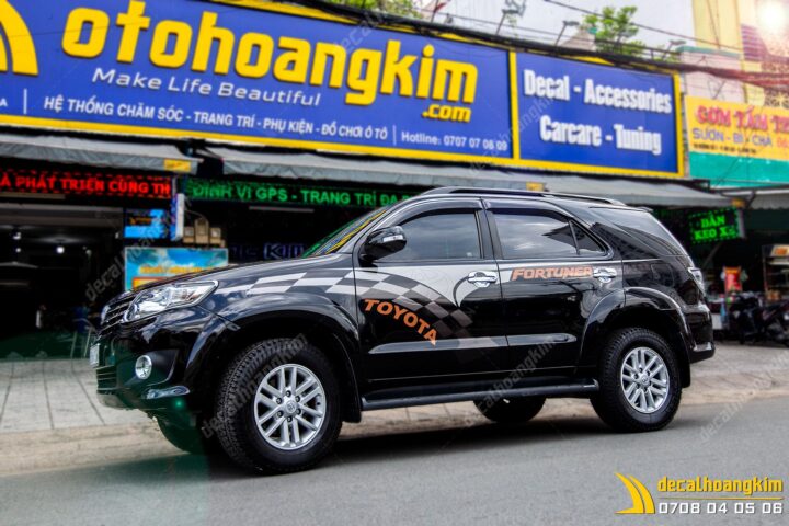 0Tem xe Fortuner TFO125