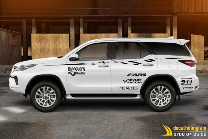 Tem xe Fortuner TFO137