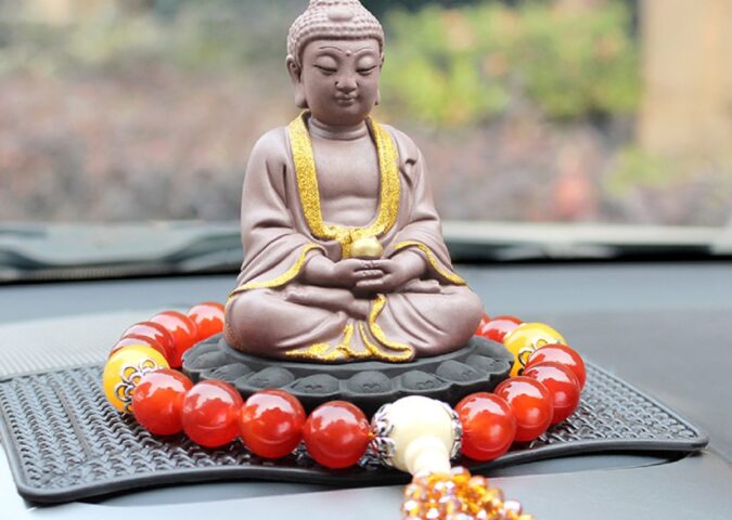 Tuong Phat de o to giup thuan buom xuoi gio