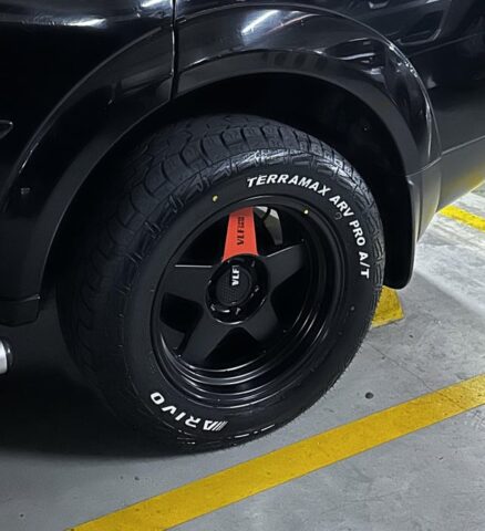 bought vlf flowform 18s current tire size is 265 65 18 may v0 fl0k4165mane1