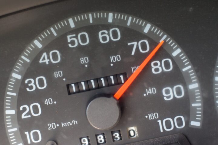 car wheel vehicle gauge steering wheel speedometer tachometer odometer odyssey city car auto part automobile make automotive exterior compact car vehicle registration plate 221026