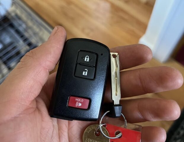 mechanical key wont open any of the locks on the truck v0 q4pczk2b1l4d1