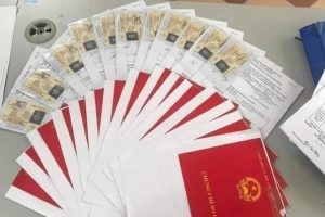 Học viên chuẩn bị thi chứng chỉ lái xe ô tô tại trung tâm đào tạo