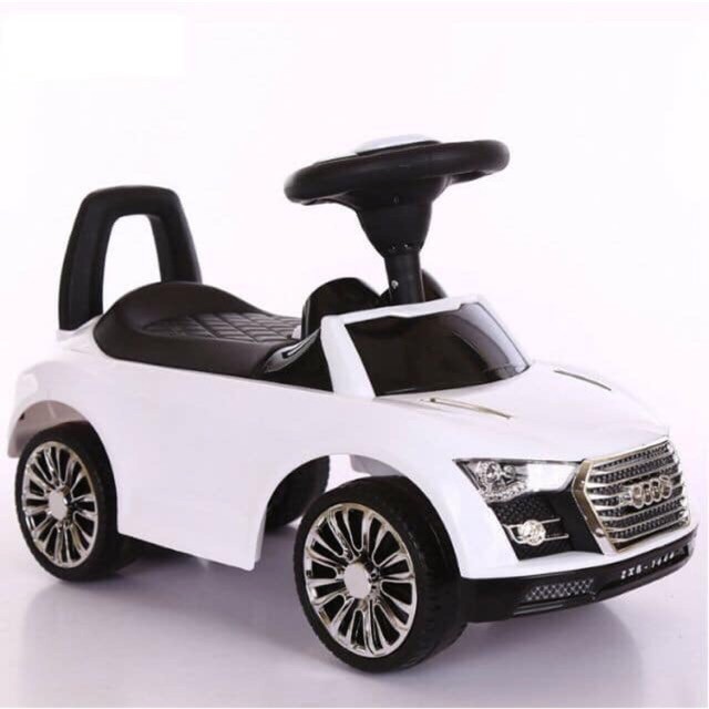 Xe ô tô chòi chân Audi Holla HL-02108 màu đỏ với thiết kế sang trọng