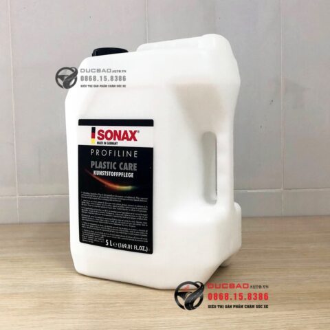 Chai Sonax Plastic Care 5L cùng phụ kiện giúp bảo dưỡng nhựa xe ô tô hiệu quả